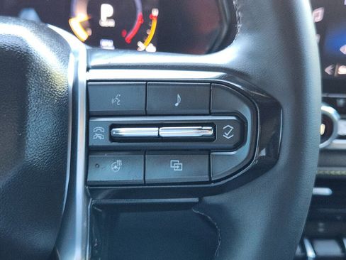 Used 2025 Chevrolet Colorado ZR2 w/ Technology Package image 19