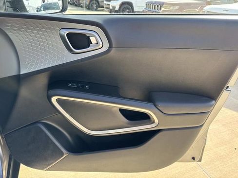 Used 2023 Kia Soul LX w/ Option Group 015 image 17