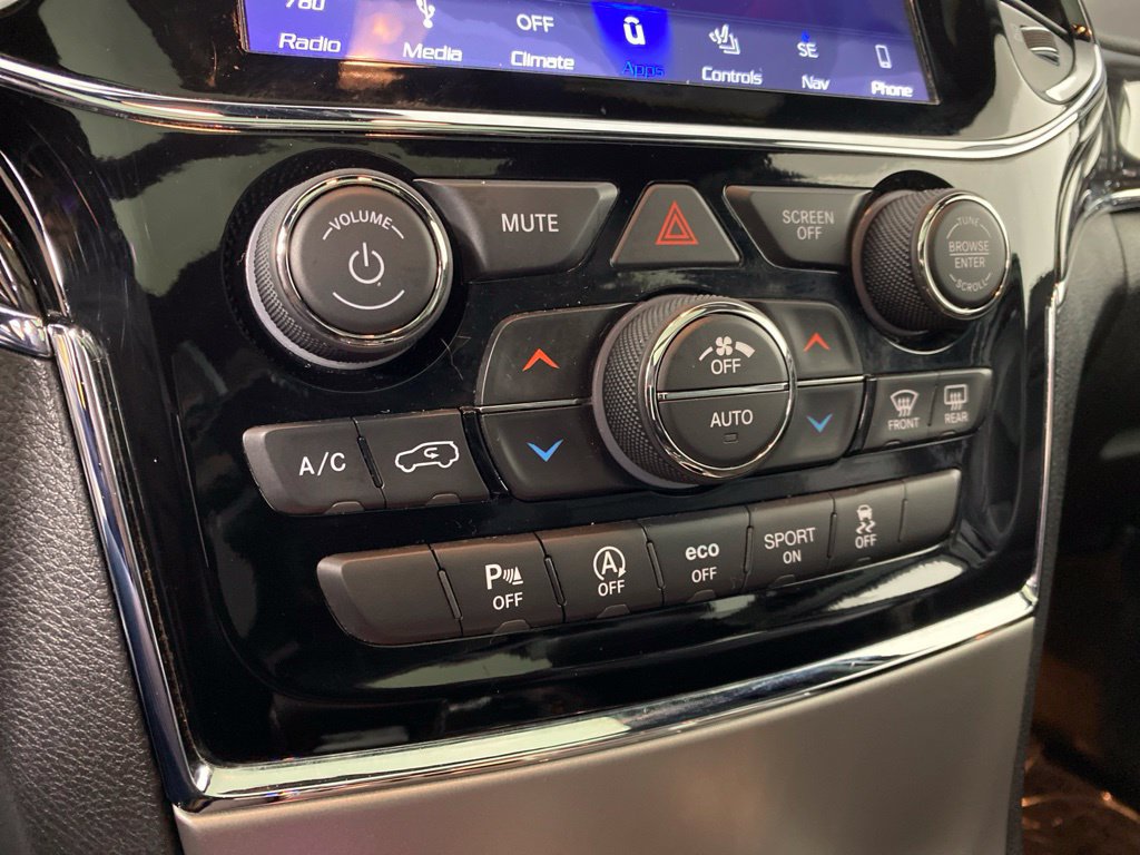 Used 2019 Jeep Grand Cherokee Overland AWD/4WD image 20
