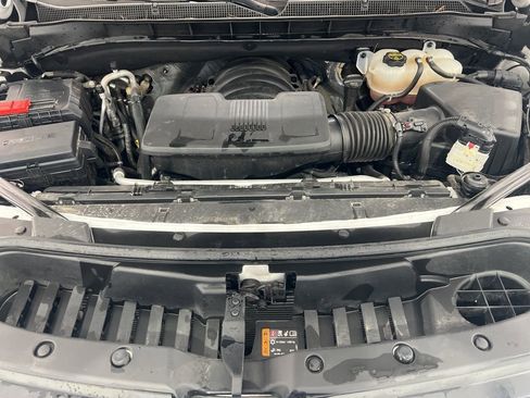 Used 2024 Chevrolet Suburban Premier RWD image 32