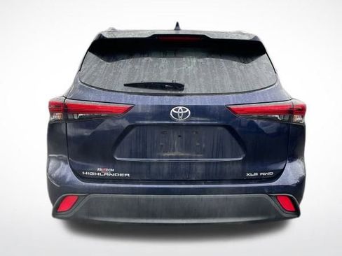 Used 2021 Toyota Highlander XLE image 6