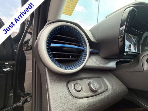 Used 2025 Chevrolet Trax LS w/ LS Convenience Package FWD image 29