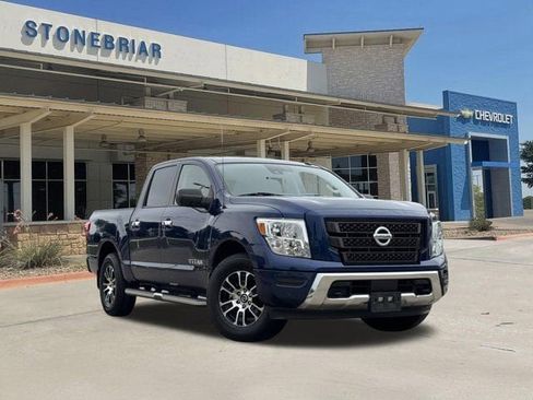Used 2021 Nissan Titan SV w/ SV Convenience Package AWD/4WD image 2