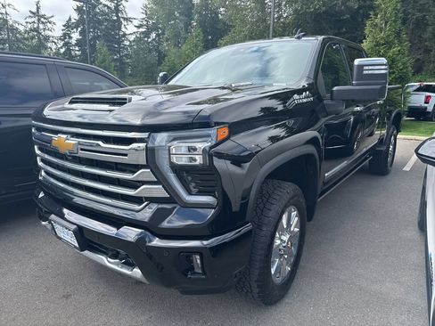 Used 2025 Chevrolet Silverado 2500 High Country w/ High Country Premium Package AWD/4WD image 1