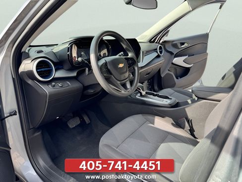 Used 2024 Chevrolet Trax LS FWD image 17