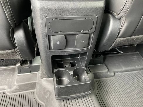 Used 2023 Ford Explorer XLT w/ Equipment Group 202A AWD/4WD image 50