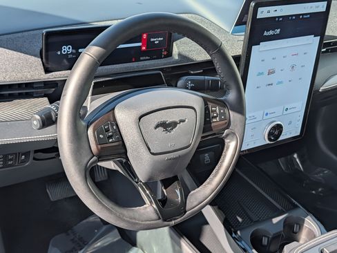 Used 2025 Ford Mustang Mach-E Premium image 21