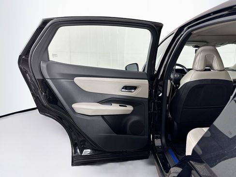 Used 2024 Nissan Ariya AWD image 27