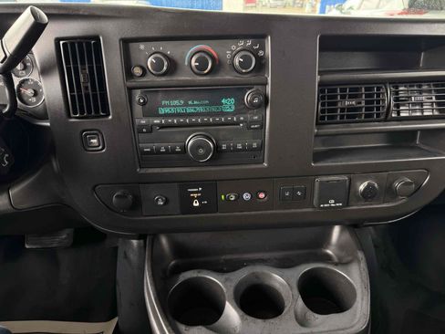 Used 2019 Chevrolet Express 3500 Extended w/ Driver Convenience Package RWD image 15