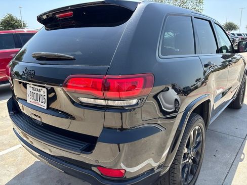 Used 2022 Jeep Grand Cherokee Laredo X RWD image 13