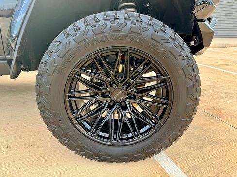 Used 2025 Ford Bronco Raptor AWD/4WD image 29