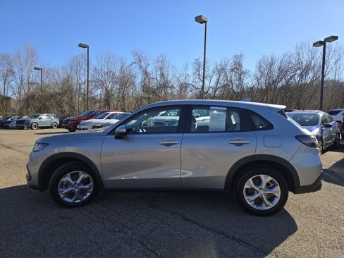 Used 2023 Honda HR-V LX image 8
