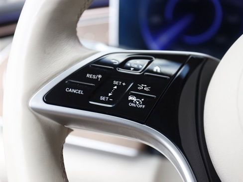 Used 2023 Mercedes-Benz EQS 450+ SUV image 19