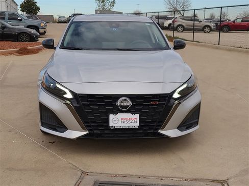 Certified 2023 Nissan Altima 2.5 SR w/ SR Premium Package image 5