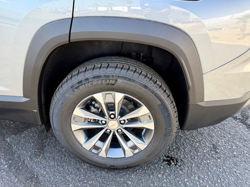 New 2026 Chevrolet Equinox LT image 13