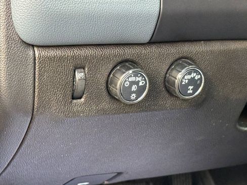 Used 2022 Chevrolet Colorado Z71 AWD/4WD image 27