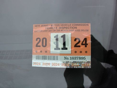 Used 2017 Jeep Grand Cherokee Laredo w/ Quick Order Package 23E image 17