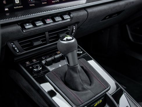 Certified 2025 Porsche 911 GT3 image 33