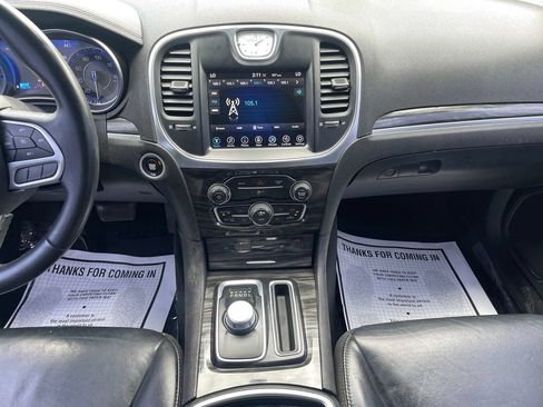 Used 2017 Chrysler 300 Limited RWD image 24