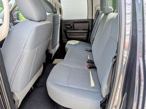 Used 2018 RAM 1500 Express w/ Express Value Package AWD/4WD image 10