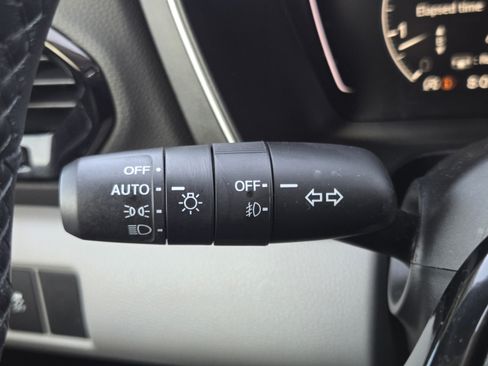 Certified 2025 Honda Pilot Touring image 18