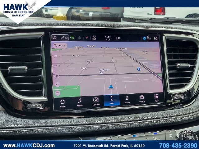 Used 2024 Chrysler Pacifica Limited FWD image 21
