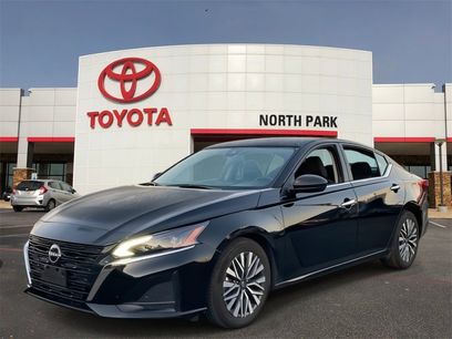 Used 2024 Nissan Altima 2.5 SV