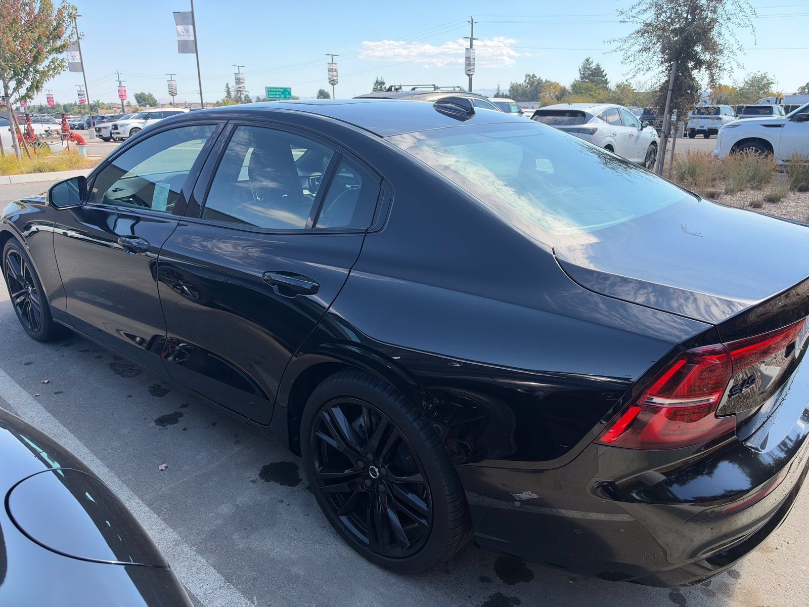 Used 2024 Volvo S60 B5 Plus w/ Climate Package FWD image 4