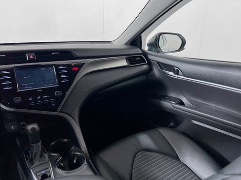 Certified 2020 Toyota Camry SE w/ Carpet Mat Package AWD/4WD image 21