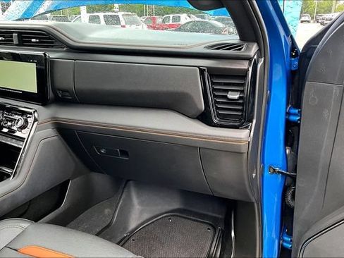 Used 2022 GMC Sierra 1500 AT4 w/ Technology Package AWD/4WD image 27
