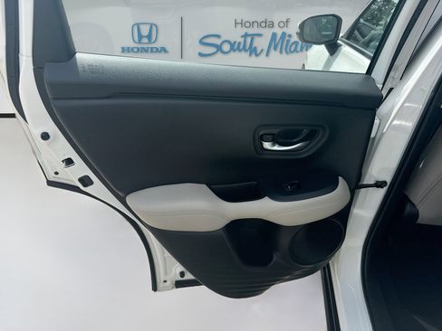 Certified 2025 Honda HR-V LX image 24