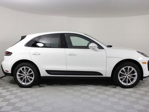 Certified 2025 Porsche Macan image 8
