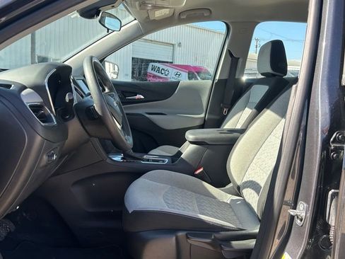 Used 2022 Chevrolet Equinox LS image 18