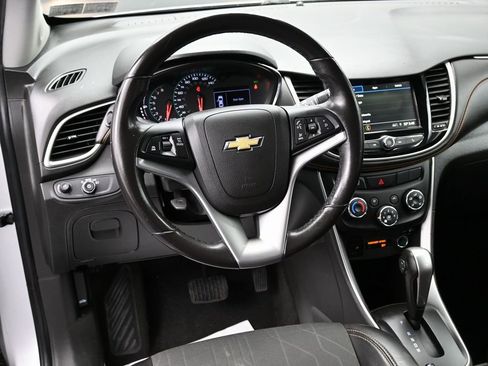 Used 2019 Chevrolet Trax LT w/ LT Convenience Package image 27