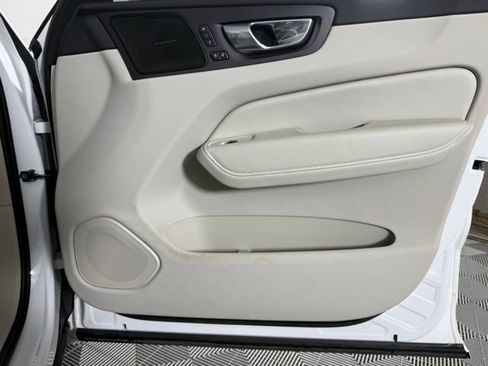 Used 2022 Volvo XC60 B6 Inscription w/ Advanced Package image 30