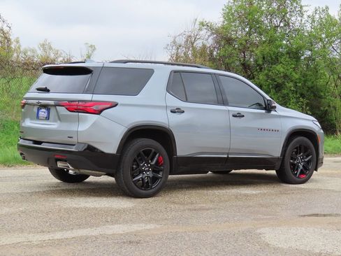 Certified 2023 Chevrolet Traverse Premier w/ Redline Edition AWD/4WD image 3