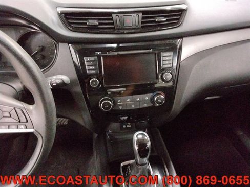 Used 2019 Nissan Rogue Sport S w/ Appearance Package image 12