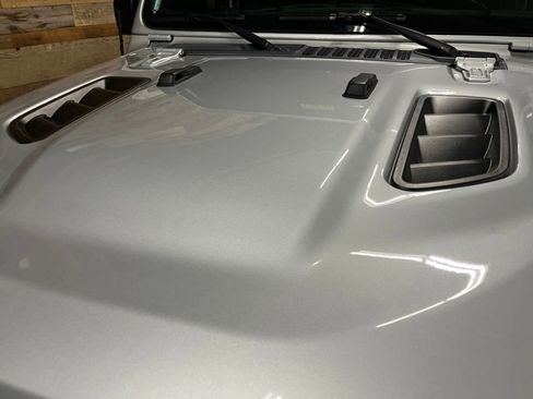 Used 2022 Jeep Gladiator Rubicon AWD/4WD image 9