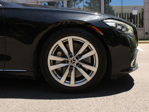 Used 2022 Mercedes-Benz S 500 4MATIC image 4