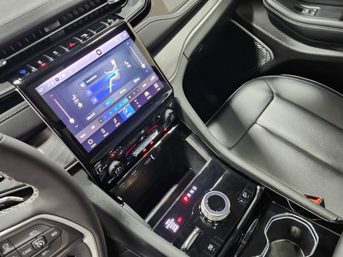 Used 2023 Jeep Grand Cherokee 4WD 4xe image 32