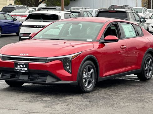 New 2025 Kia K4 LXS image 9