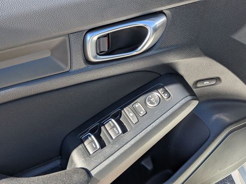 Used 2023 Honda Civic Sport image 9