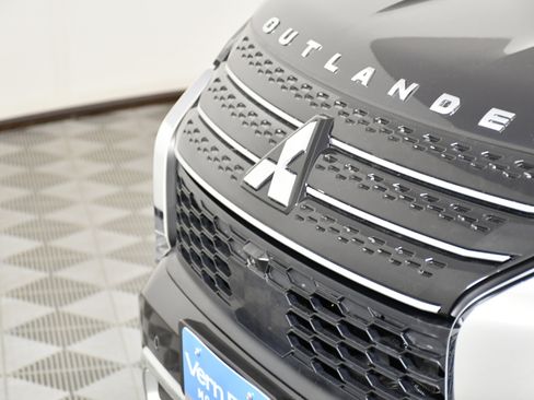 Used 2022 Mitsubishi Outlander SEL image 11