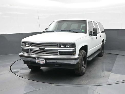 Used 1997 Chevrolet Suburban 2500 w/ Preferred Equipment Group 2 image 6