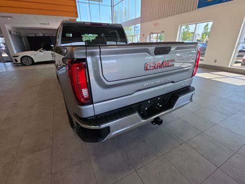 Used 2025 GMC Sierra 1500 SLT AWD/4WD image 11