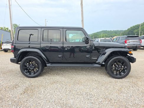 Used 2021 Jeep Wrangler Unlimited Sahara AWD/4WD image 4