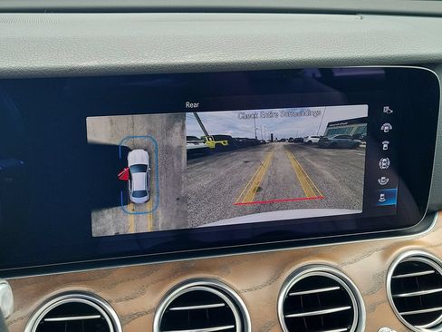 Used 2021 Mercedes-Benz E 350 4MATIC Sedan w/ Premium Package image 24