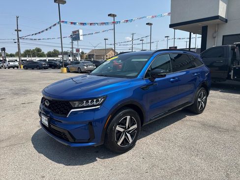 Used 2021 Kia Sorento S FWD image 2