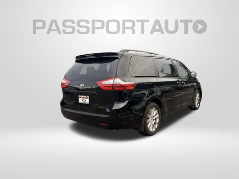 Used 2016 Toyota Sienna XLE image 6