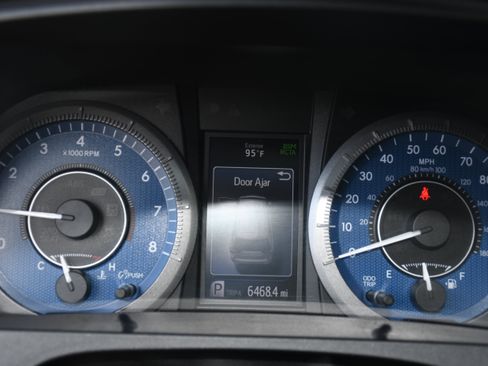 Used 2020 Toyota Sienna XLE image 14